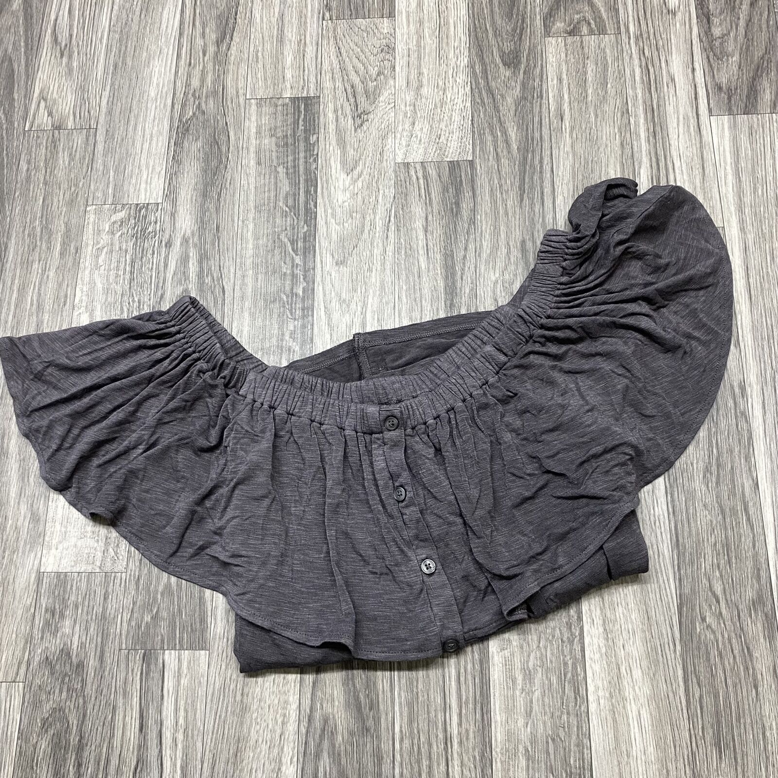 AMERICAN EAGLE Round Neck Button Down Ruffle Gray… - image 4