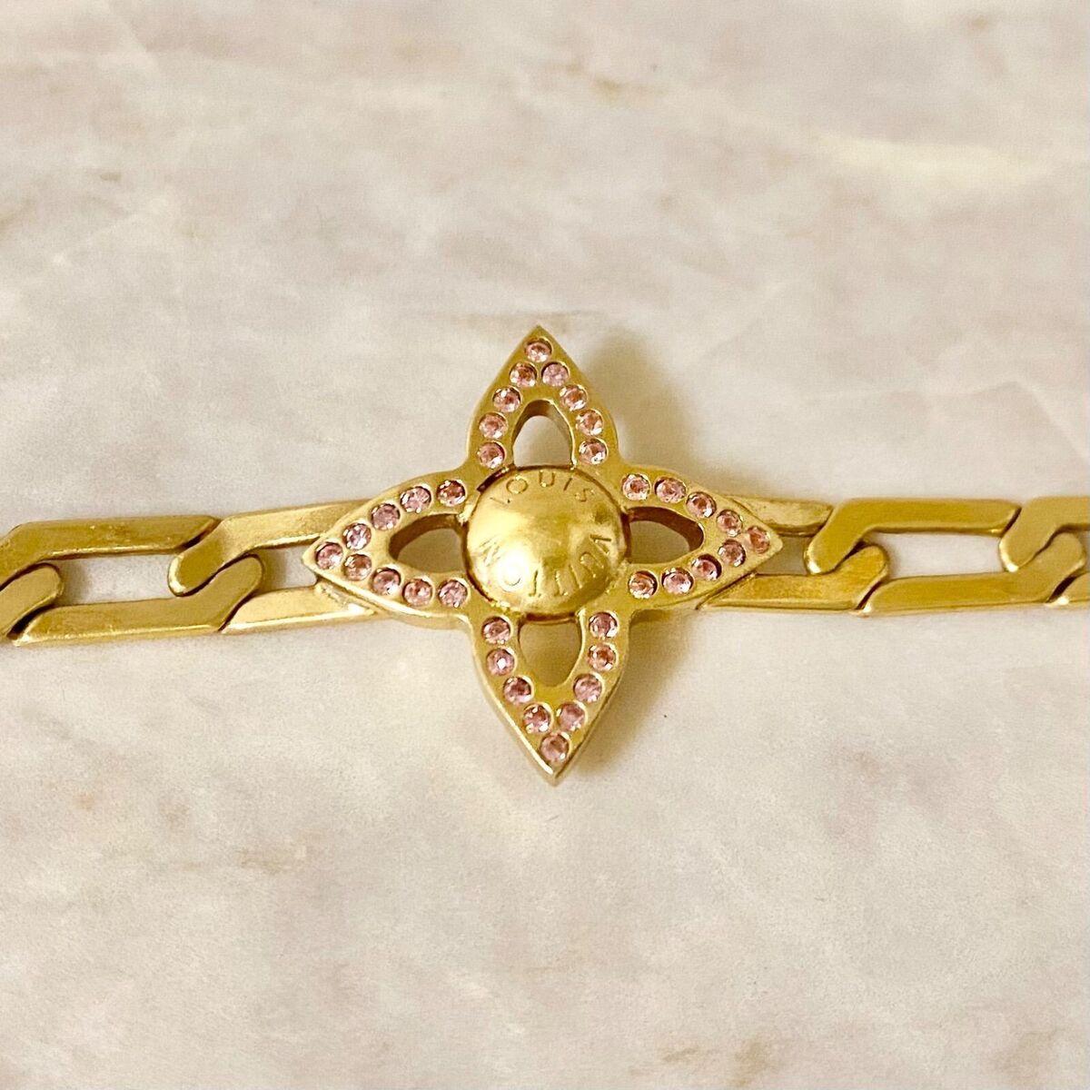LOUIS VUITTON Bracelet Bangle AUTH Gold Pink Stone Flower LOUIS VUITTON Bracelet Bangle AUTH Gold Pink Stone Flower