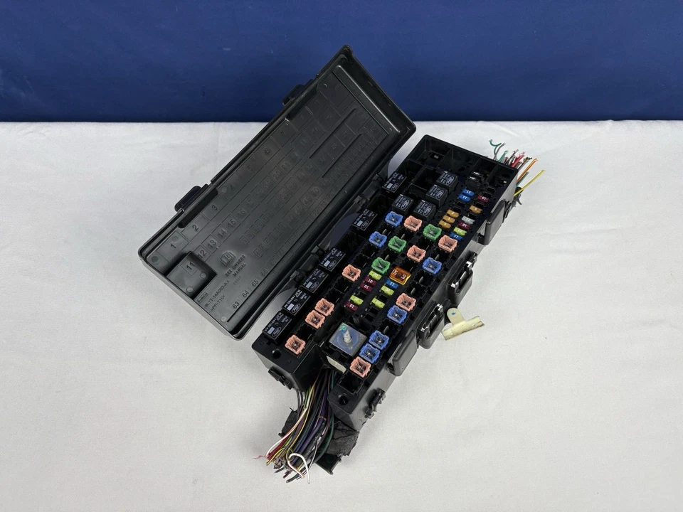 2009 2010 FORD PICKUP F150 10 RAPTOR Engine Fuse Box 4.6L 5.4L OEM - Image 2 of 4