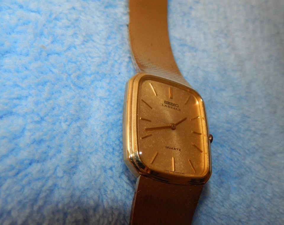 SEIKO Lassalle Gold Tone Quartz 29mm Watch 5930-5528 Mesh Band with Original Box - Image 4 of 4