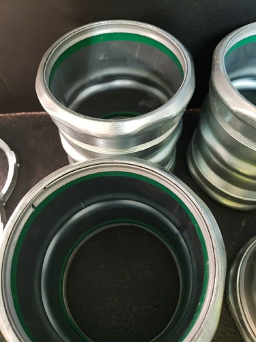 Accoppiamento a compressione stretto in calcestruzzo 4" Topazio EMT 4 pezzi - Foto 6 di 8