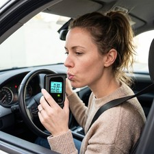 Digital Alcohol Tester, Portable Breathalyser, Personal Breath Alcohol Tester