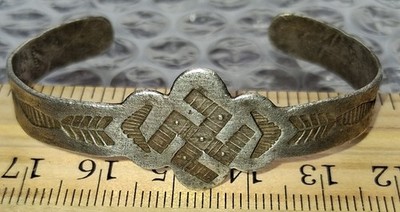 Women's children Whirling Log Navajo Silver Bracelet Motif Native American