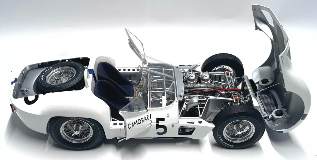 Maserati w/Engine & Wire Wheel Rims Custom Built1:12LARGE SCALE METAL BODY MODEL