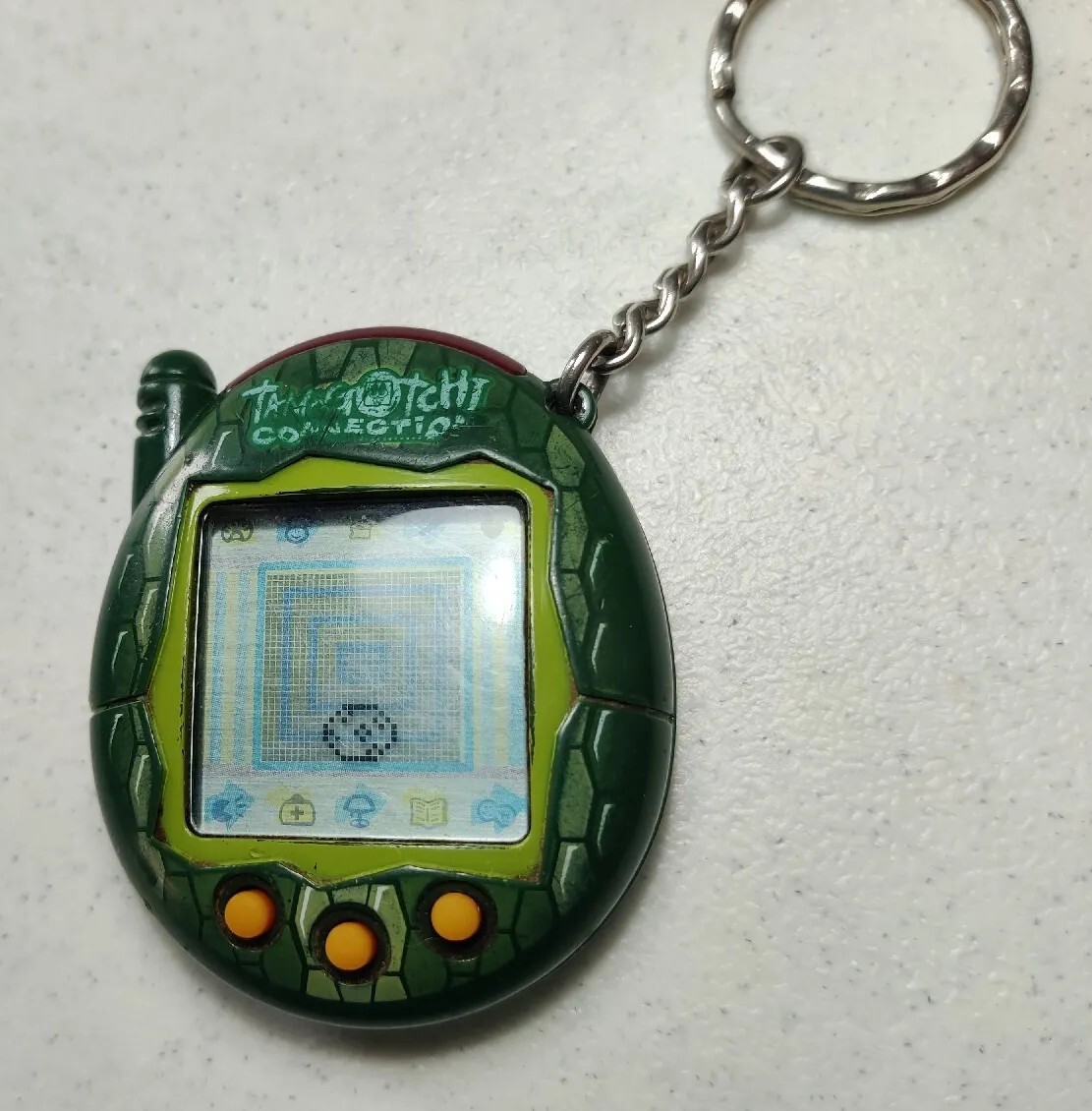 Tamagotchi Connection グリーン s-l1200.jpg
