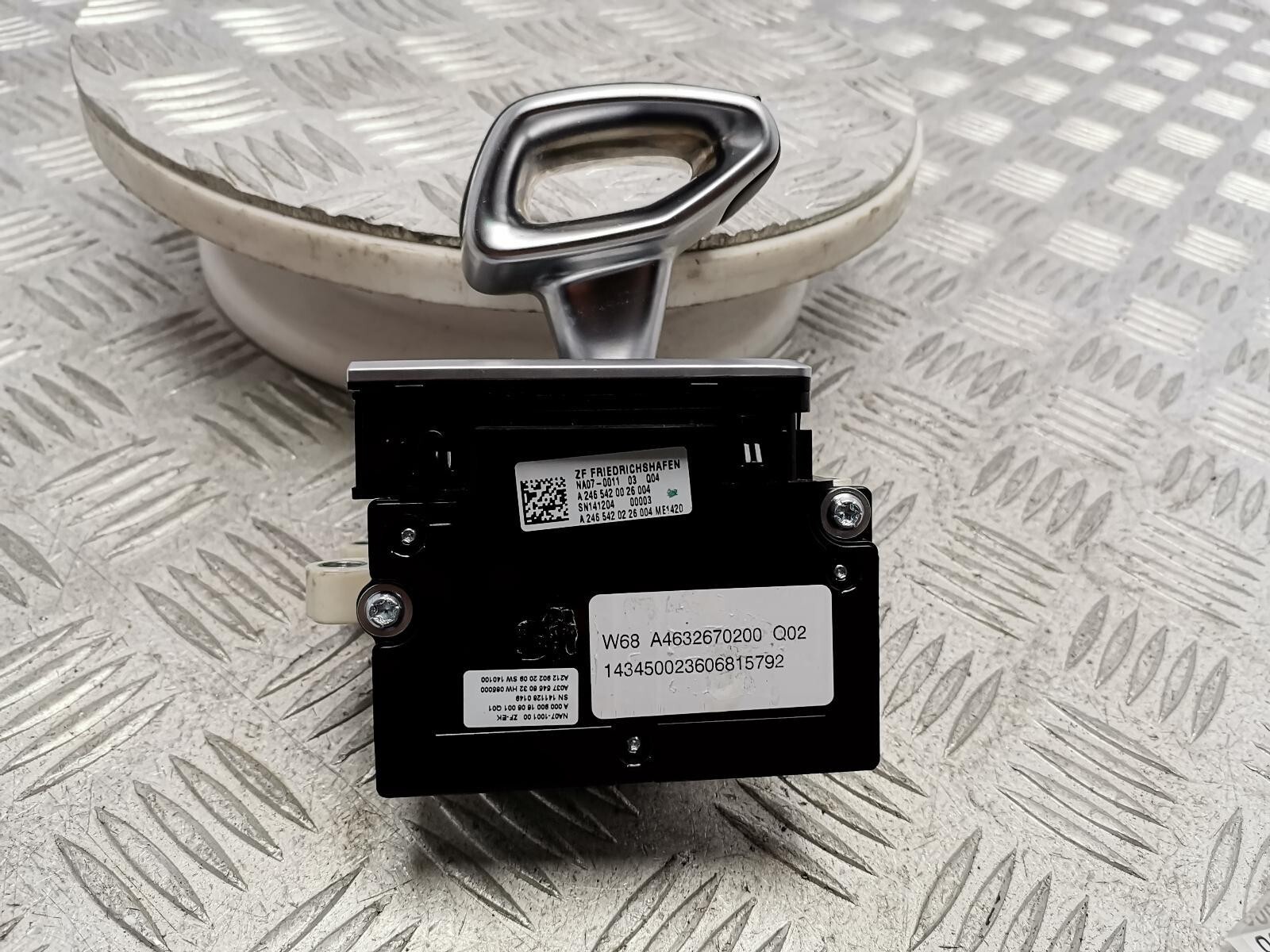 2014 MERCEDES CLA 2.0 Petrol Gear Stick A2465420026 for sale 