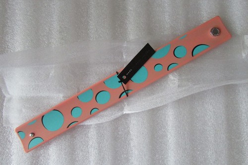 Marc Jacobs Silicone Slap Bracelet Rouge Aqua Dots New $28 - Picture 2 of 11