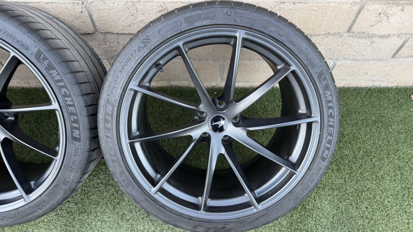 McLaren 720S Front Wheels Set of 4 Gray