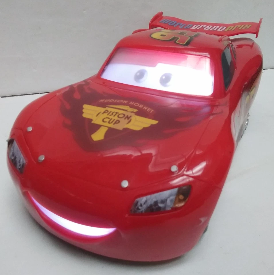 Real Lightning McQueen Interactive RC Car Air Hogs Disney Pixar Cars 2 2011 - Image 3 of 4