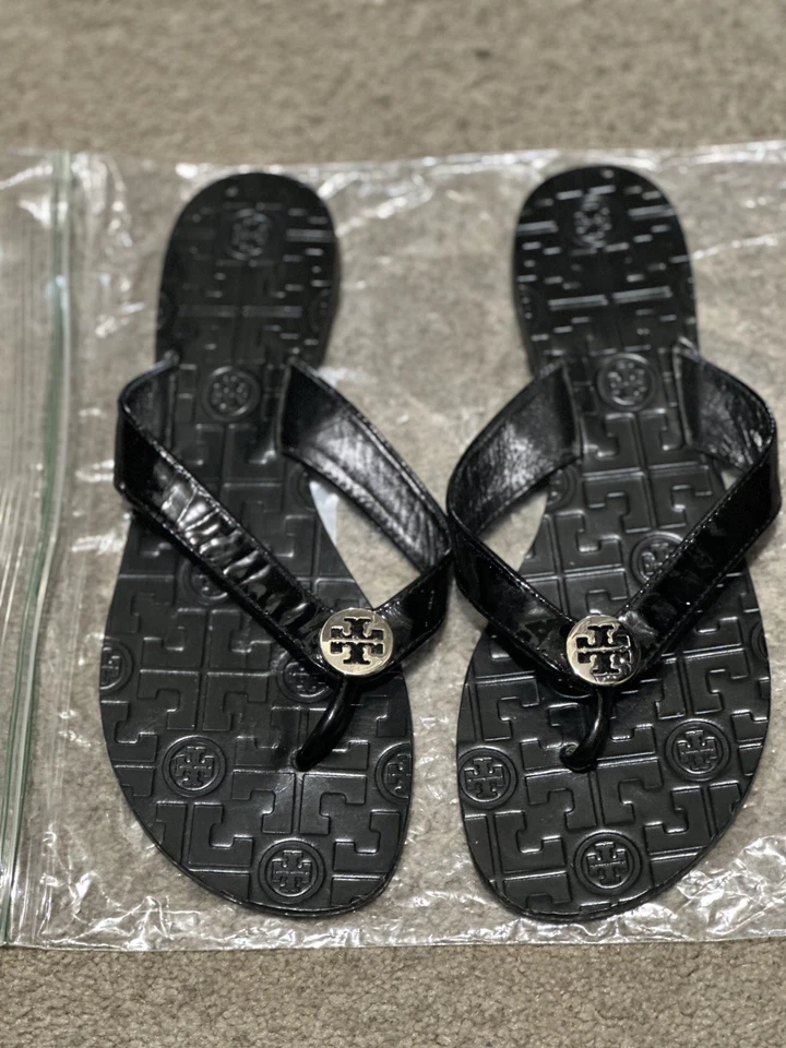 Sandalias chanclas Tory Burch Thora charol negro talla 8M Foto 2 de 4