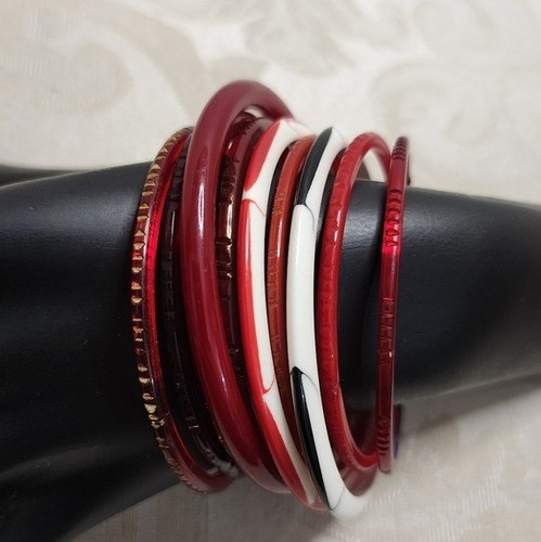 LOTE BRAZALETE LUCITE VINTAGE AÑOS 80 ROJO BLANCO NEGRO MEZCLA CONJUNTO DE 10 - Imagen 2 de 5