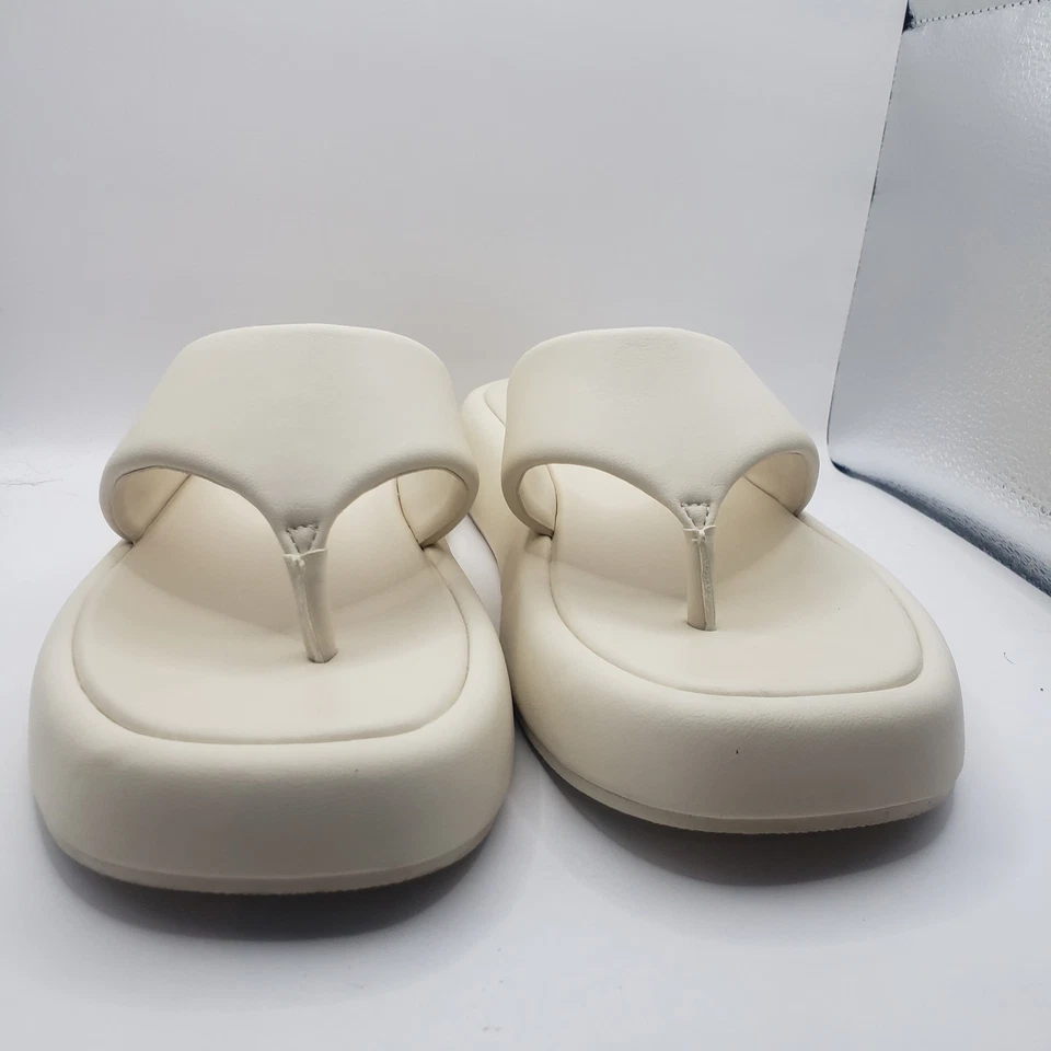 Call it Spring Damas Talla 10 MAKENA Gruesas Tanga Sandalias BLANCAS, Toboganes VEGANAS Foto 4 de 4