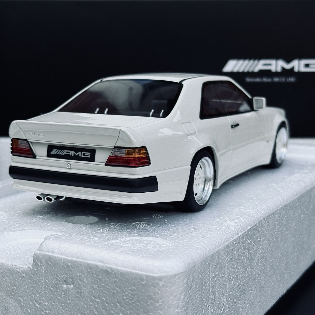 OTTO MOBILE 1/18 MERCEDES BENZ E-CLASS 300 CE AMG 6.0L COUPE (C124