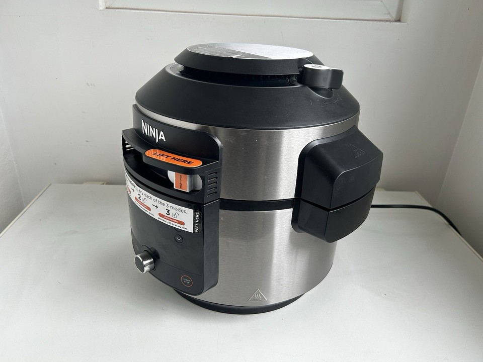 Ninja Foodi 11in1 SmartLid Air Fryer Cooker 6L OL550UK See
