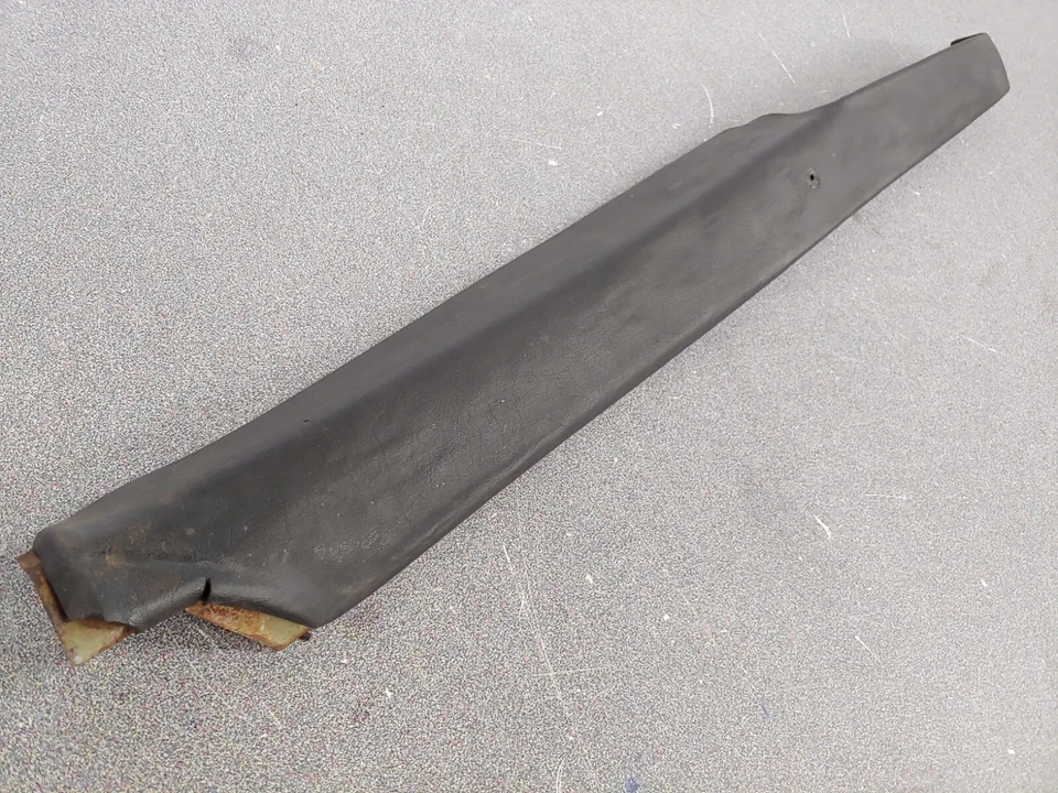 BONITO RIEL DE GUARNICIÓN TRASERO IZQUIERDO ORIGINAL USADO ORIGINAL PORSCHE 911 912 TARGA 1968-73 Foto 2 de 4