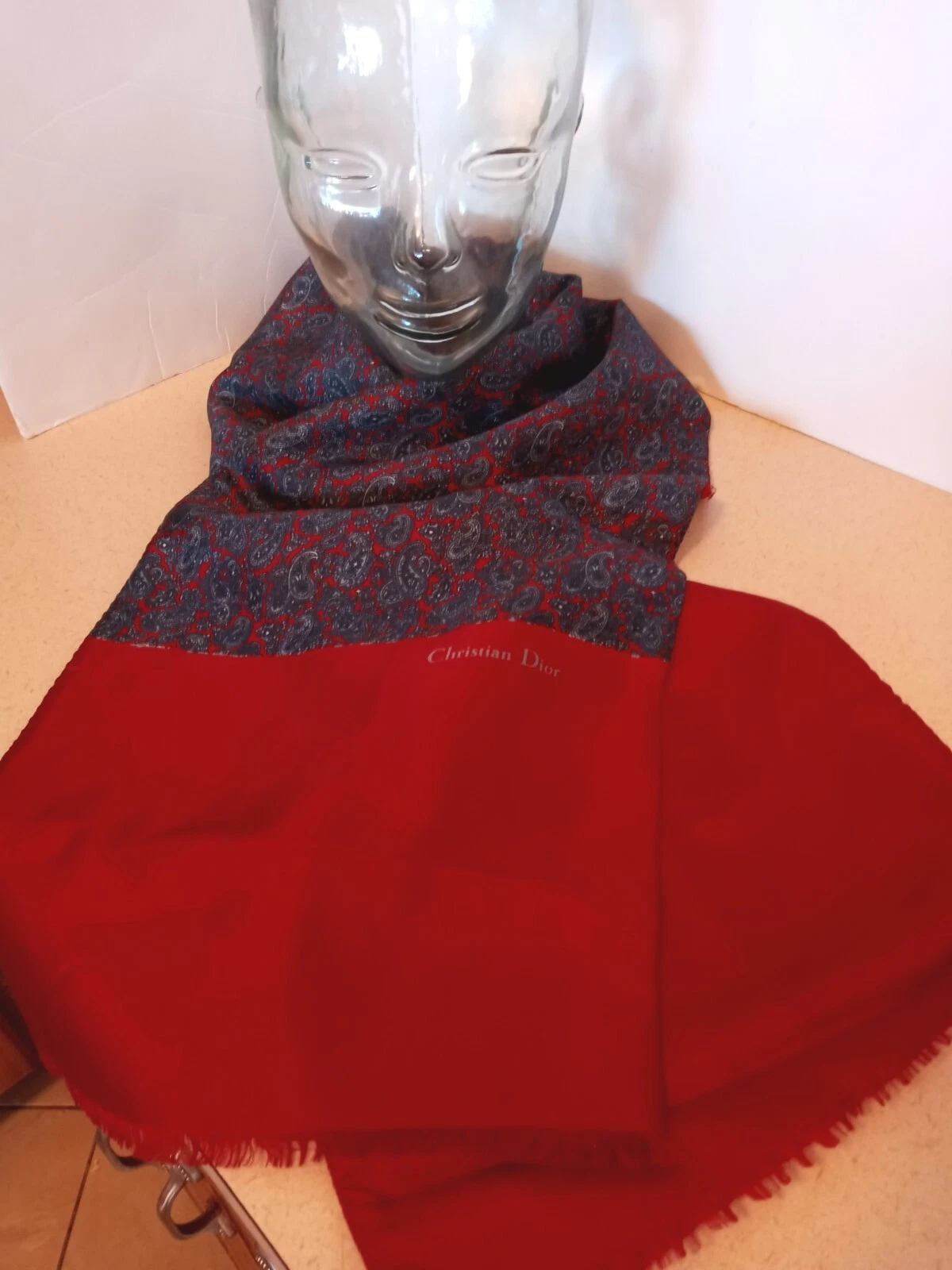 Écharpe longue Christian Dior 54 pouces Bourgogne avec paysage bleu marine 100 % soie et 100 % laine
