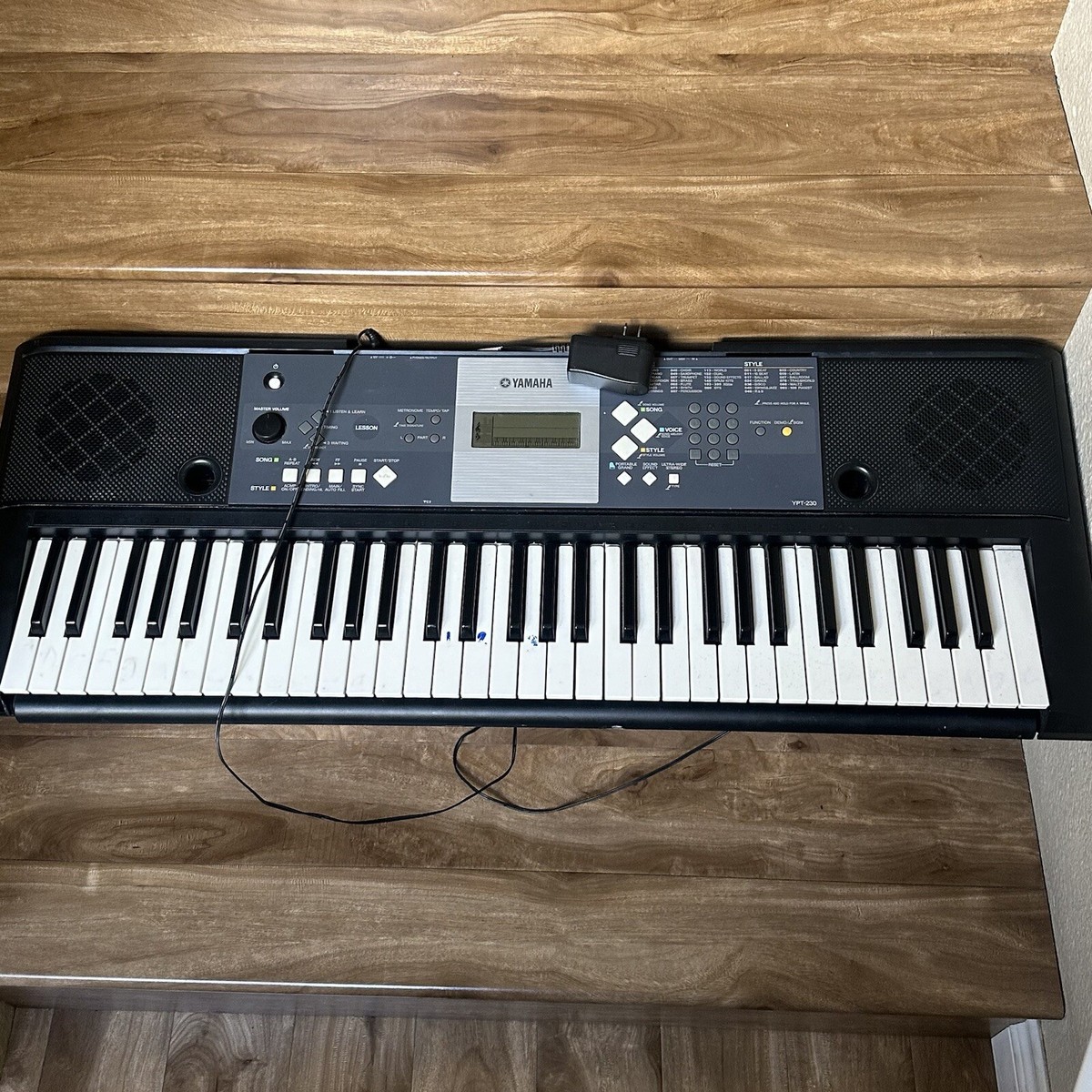 Yamaha YPT-220 キーボード 61鍵 ACアダプター付き s-l400.jpg