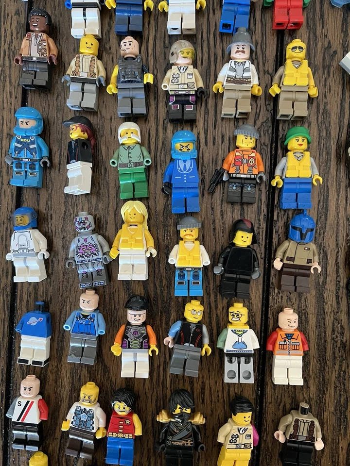 LEGO MINIFIGURE LOT Some Rare 41 mini figs and Accessories Star Wars Marvel - Image 3 of 4