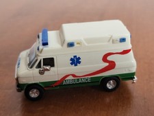Krankenwagen Modell Trident Chevrolet Van amerikanische  Ambulance 1:87