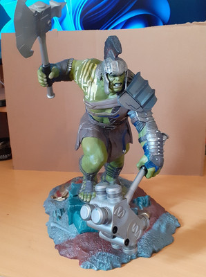 HULK Gladiator Thor Ragnarok Marvel Select Gallery 37 cm / C.NEU
