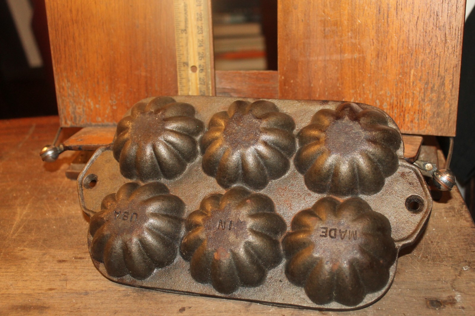 Antique Cast Iron Gem Pan 6 Opening Made in the USA eBay