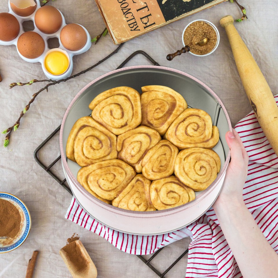 2 Count Round Gift Tin Small Novelty Storage Tins Cookie Box Party