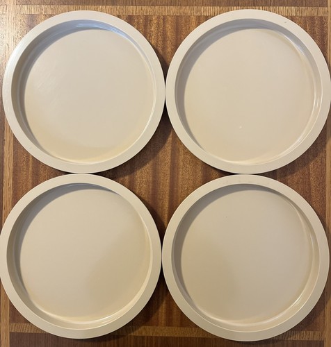 MCM Dansk Dinner Plates Plastic Melmac Beige Tan Off White 10 1/2", Set Of 4 - Picture 3 of 3