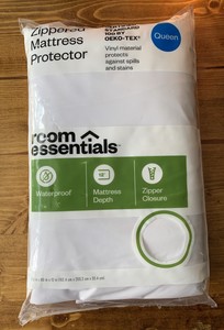 Room Essentials Zippered Mattress Protector Queen Size Waterproof
