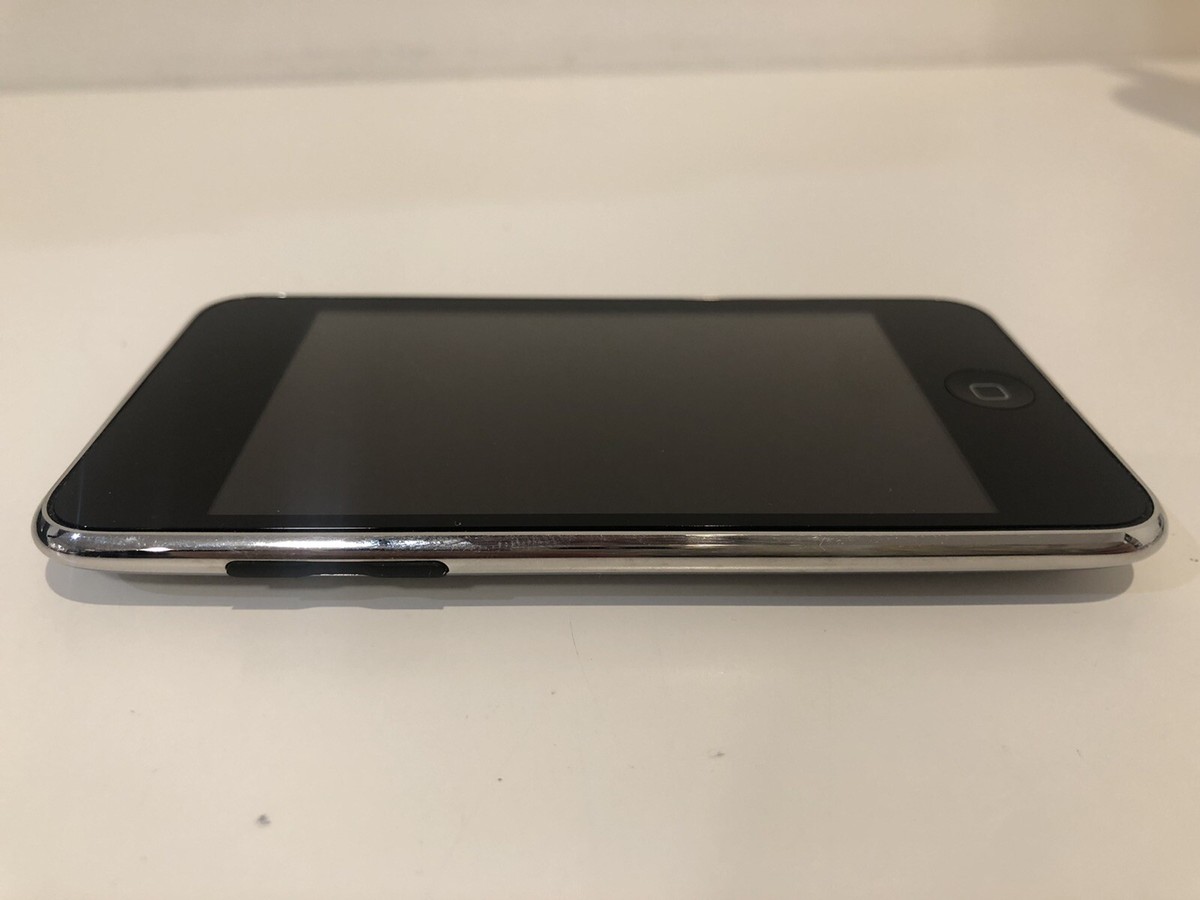 Apple iPod touch 2nd Generation Black (32 GB) Good Condition