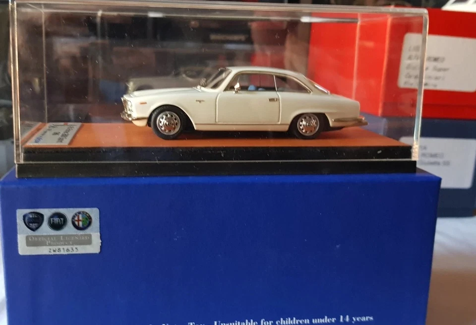 Alfa Romeo 2600 Sprint 1966 LOOKSMART 1/43 Edizione Limitata 182/299 - Immagine 2 di 4