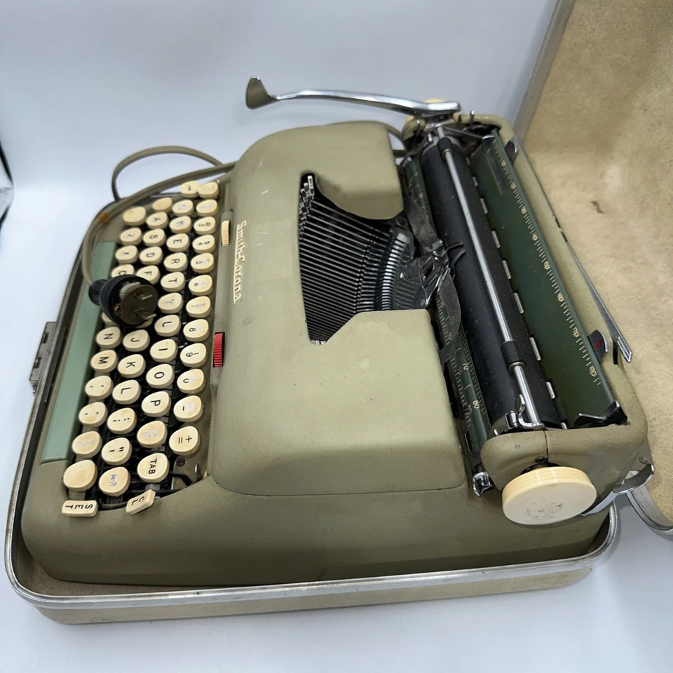 Smith Corona 5TE морской пены электрическая пишущая машинка с чехлом - для ремонта - Изображение 4 из 4