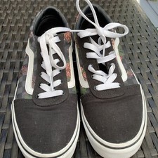 Vans Sneakers old skool Floral. Size US Missy 5. Great Condition