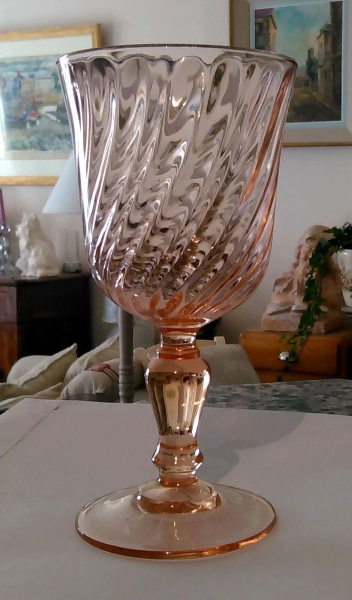 Saladier Arcoroc Rosaline Torsadé - Diamètre 18,5 Cm - Verre Rose - Très Bon état