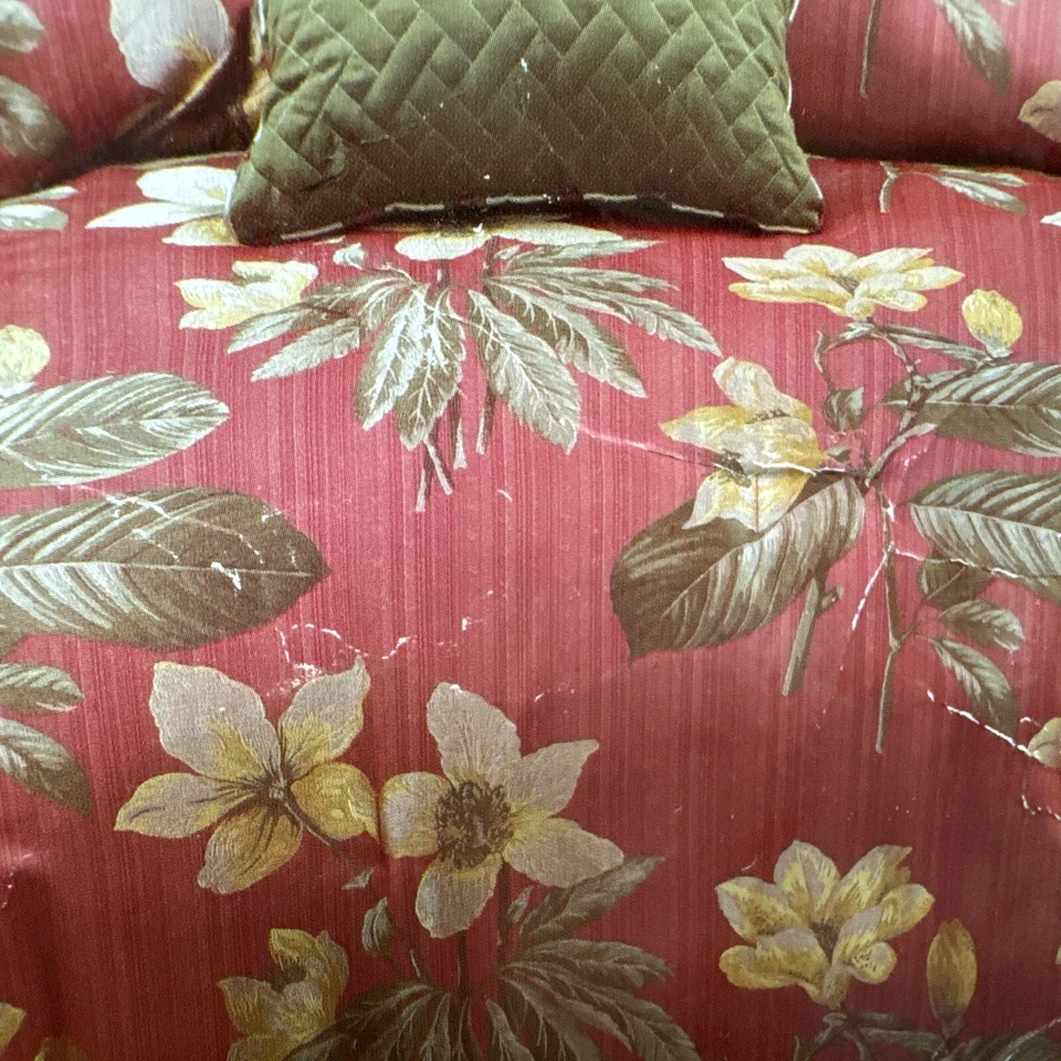 Juego de edredón Hallmart Sanibel Queen 92x92 jacquard floral rojo palma 3 piezas Foto 2 de 3