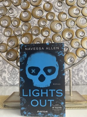 Lights Out | Navessa Allen | Taschenbuch | Lights Out | 592 S. | Deutsch | 2025