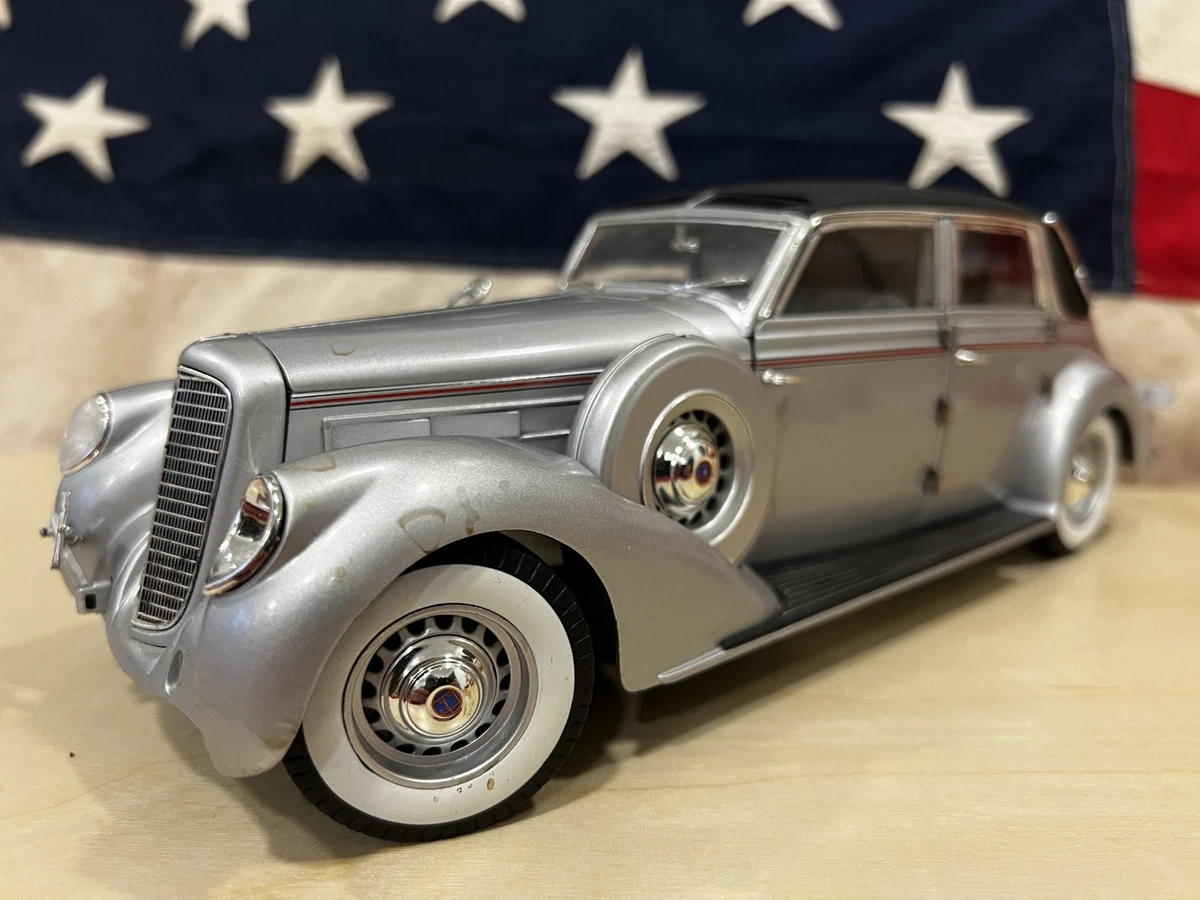 Signature Models Lincoln 1:18 Scale Diecast & Toy Vehicles for
