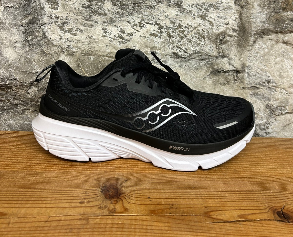 Saucony Guide 18 S20999-100 Black/White Mens Running Wide Wi