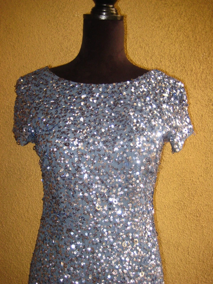 Adrianna Papell blue/gray sequins short sleeve bateau neck train lined gown 6P - Image 2 of 4