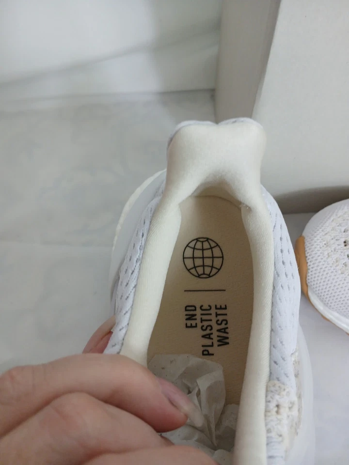 Adidas Ultraboost 1.0 Mujer Zapatos para Correr Talla 8.5 Blanco Plata ID9689 Nuevos Foto 3 de 4