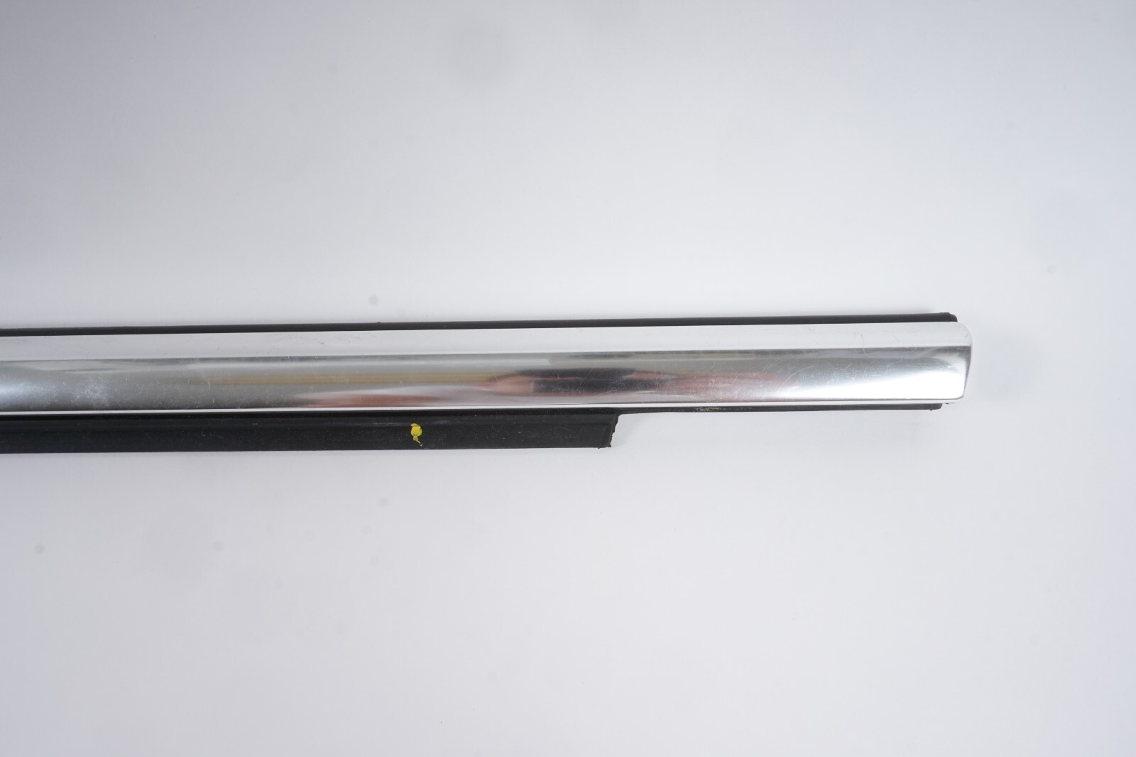 2014 - 2019 MASERATI GHIBLI FRONT LEFT DRIVER WINDOW CHROME BELT MOLDING OEM