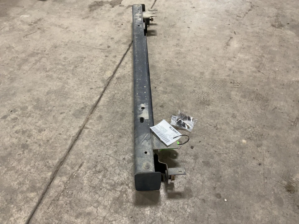 Jeep TJ Wrangler OEM Factory Steel Rear Bumper 5ED18T3X 1997-2006 057691 - Изображение 3 из 4