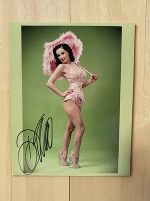 Dita von Teese signed 8x10 Foto Autogramm Burlesque Pin-Up Model Glamour 