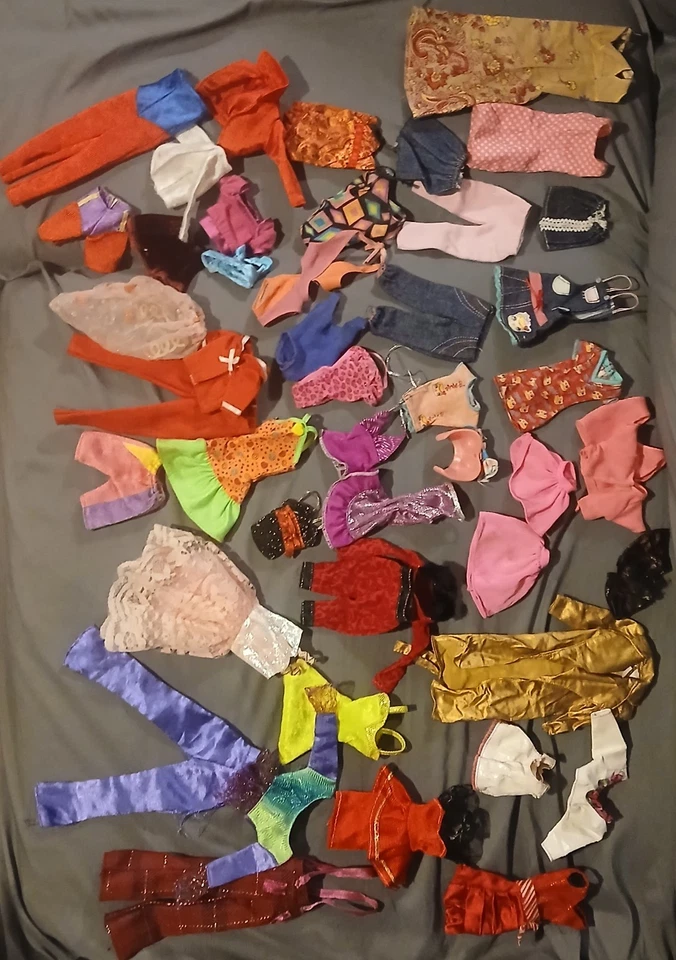大量 芭比娃娃 批量 - 7 个娃娃和 125 件以上服装物品! 1987 + 限定件  — 第 3/4 张图片