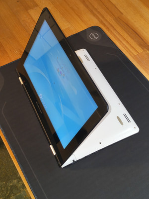 Lenovo Yoga 300-11IBY 2-in-1 Laptop mit Touchscreen, 32GB eMMC, 2GB RAM, Linux