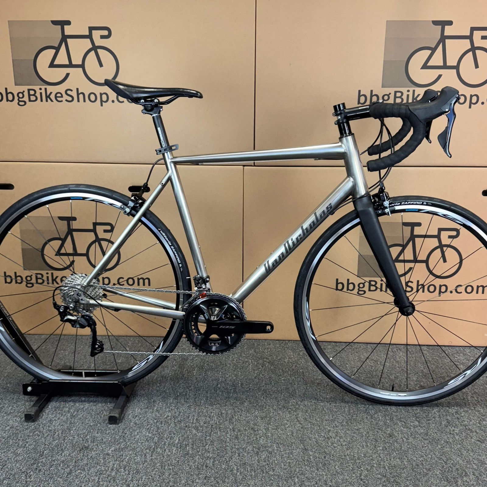 Van Nicholas Titanium Road Bike, Carbon Fork, 48cm 50cm 52cm 54cm 56cm 58cm