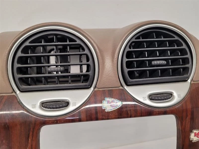 02-09 GMC ENVOY XL FRONT RADIO DASH VENT BEZEL CLIMATE CONTROL Foto 3 de 4