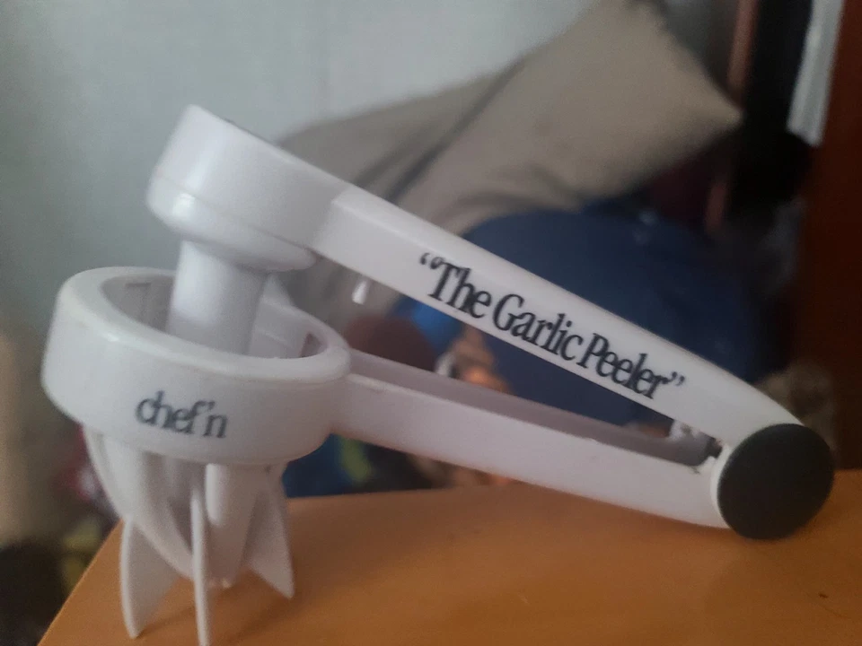 Pelador de ajo Chef'n con zoom picador de ajo 2 herramientas Foto 3 de 4