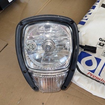 930m cat headlight