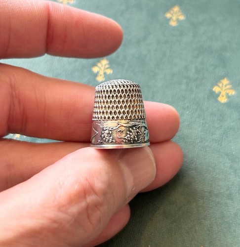 Sterling Silver Webster Thimble Grapevines & Diamond Shield, size 8