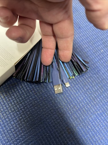 MA1 - Heyday™ Apple Products a USB-A Borla Llavero Cable - Iridiscente Oscuro - Imagen 3 de 4